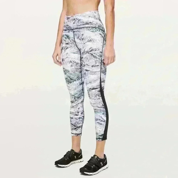 Lululemon Train Times Pant 25" Springscape Multi / Obsidian size 4 - Picture 2 of 5